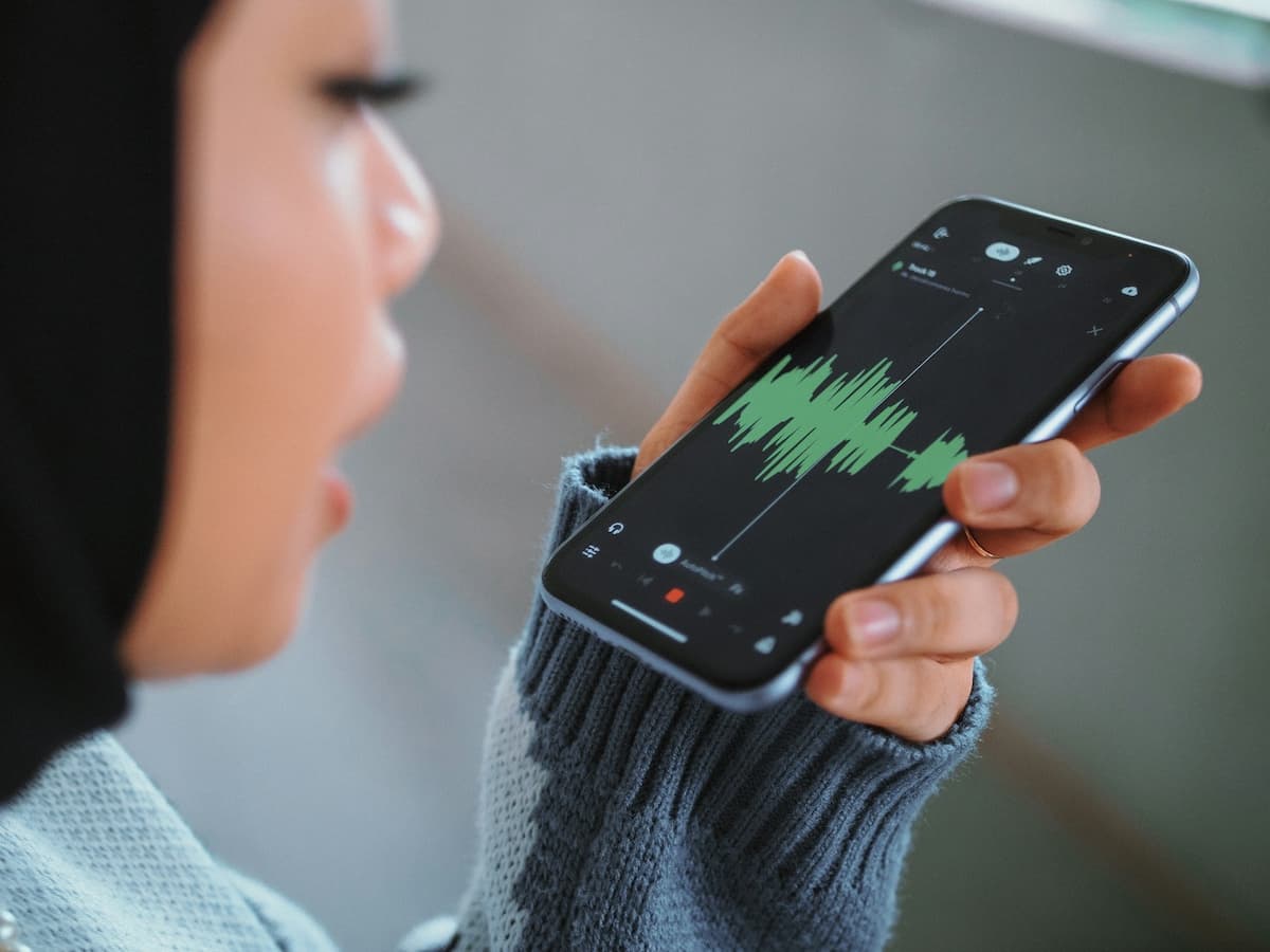 Voice Notes vs Voice Memos: What’s the Difference and Which App Is Best?