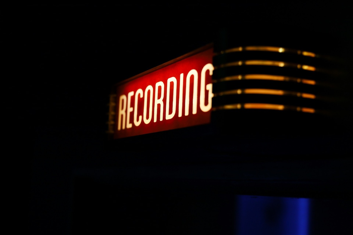 How to Turn a Voice Recording into a Transcript (And Then Into Content)